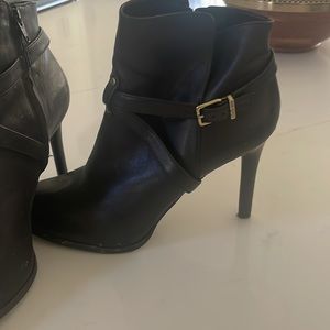 Gianni Bini heeled bootie
